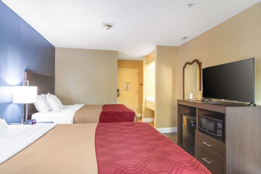 SureStay Hotel by Best Western Brunswick 10/24