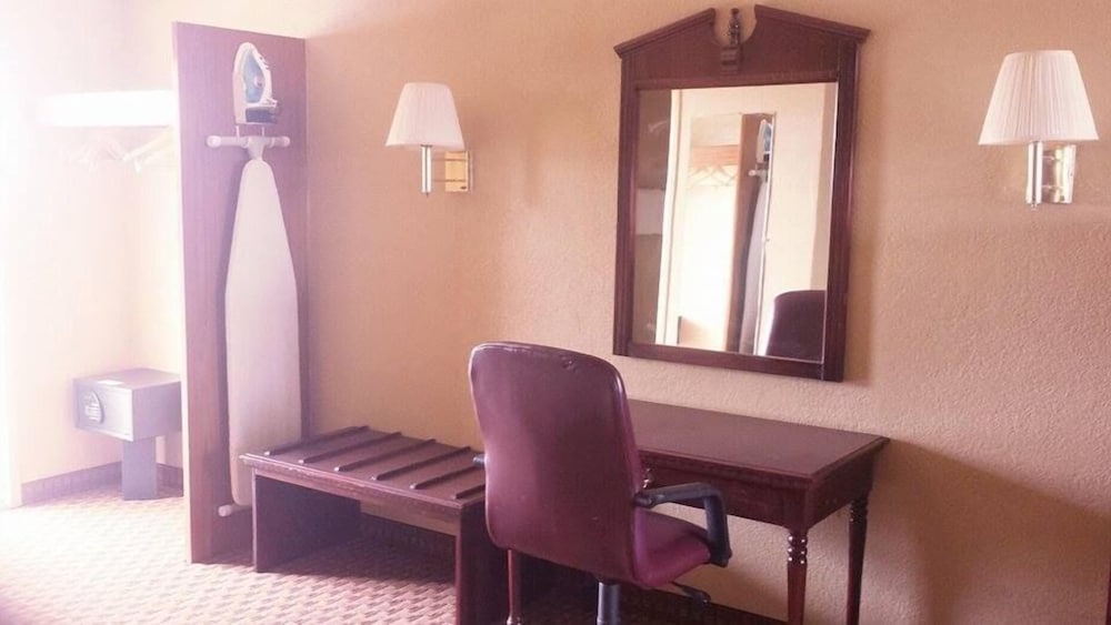 Mid Towne Inn Suites San Antonio 27/43