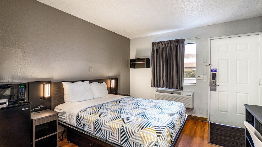 Motel6 Wethersfield, CT - Hartford 38/66