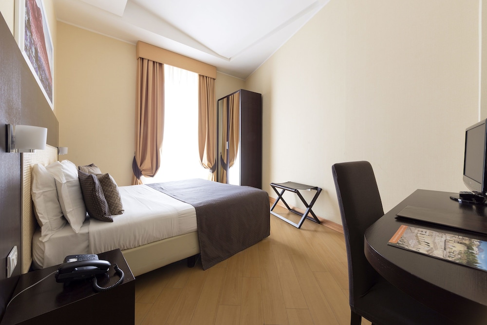 Hotel Naples 6/71