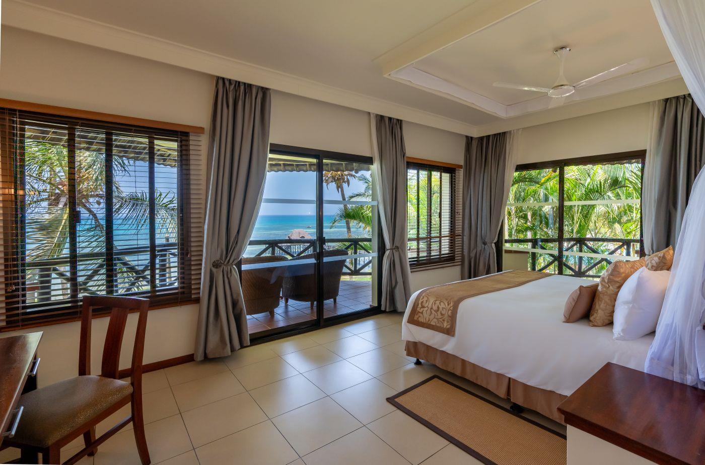 Sea Cliff Resort and Spa Hotel 8/80