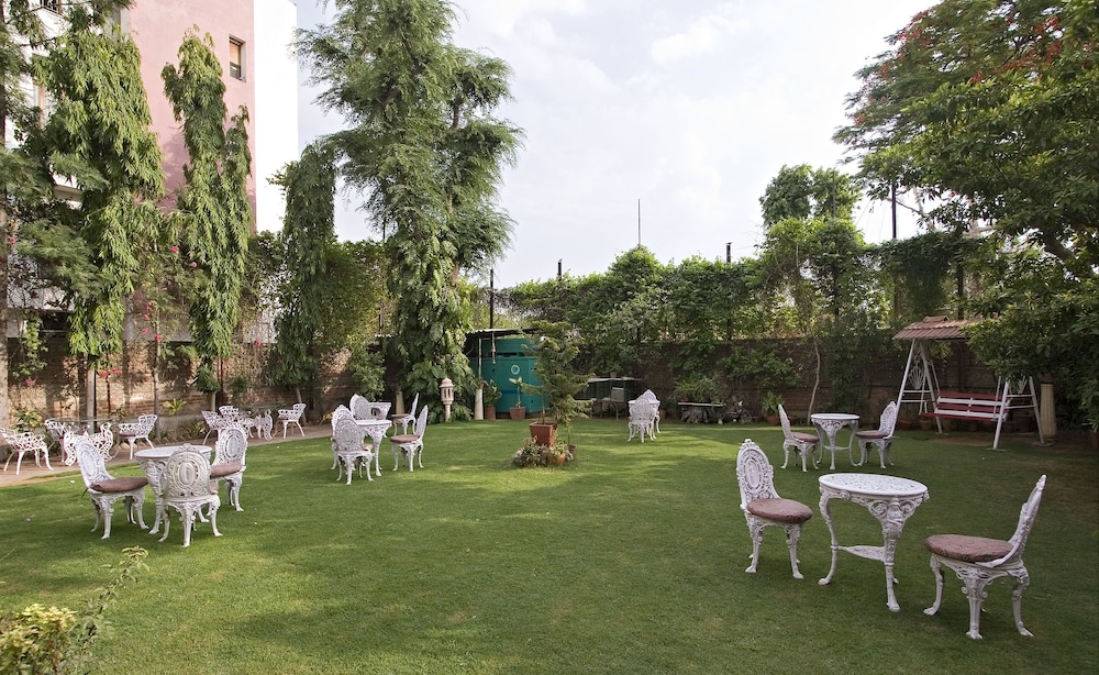 Hotel Madhuban 48/51