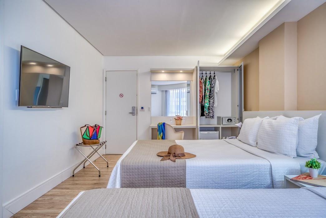 Premium, Triple, Lateral Side Sea View
