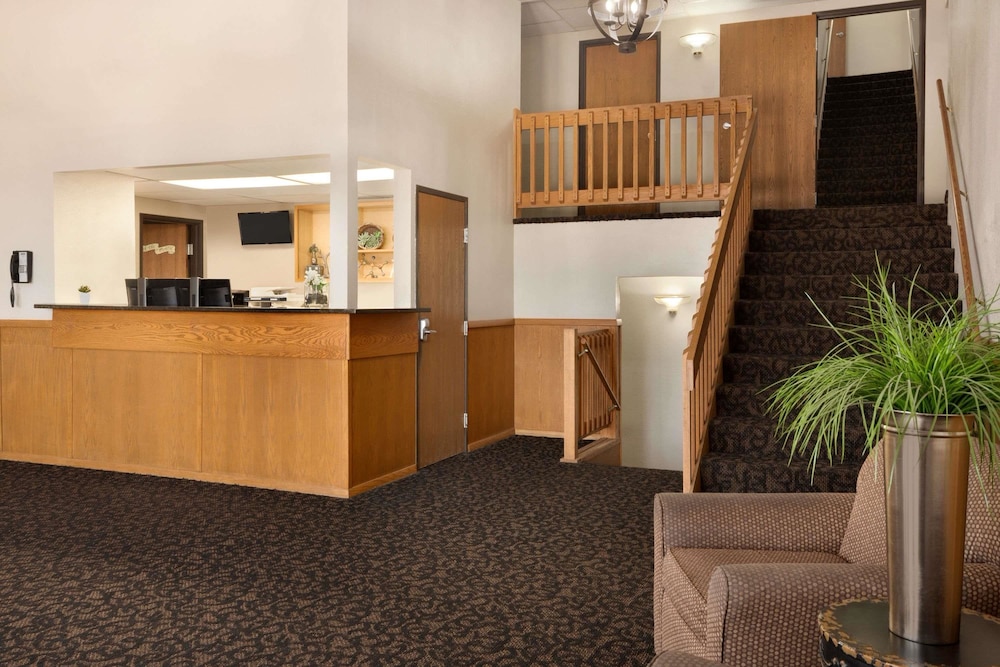 Travelodge by Wyndham Jefferson City 2/19