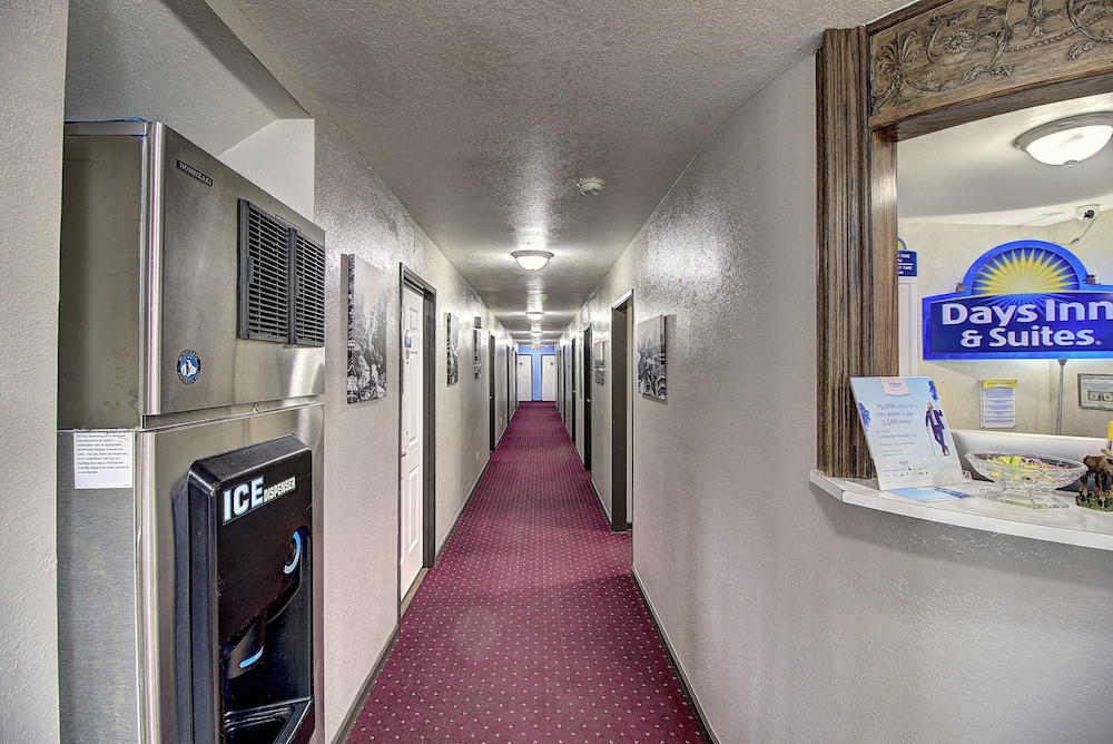 Days Inn & Suites By Wyndham Lolo 17/32