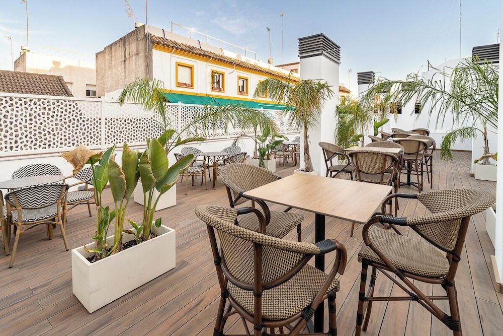 La Boutique Puerta Osario 37/50