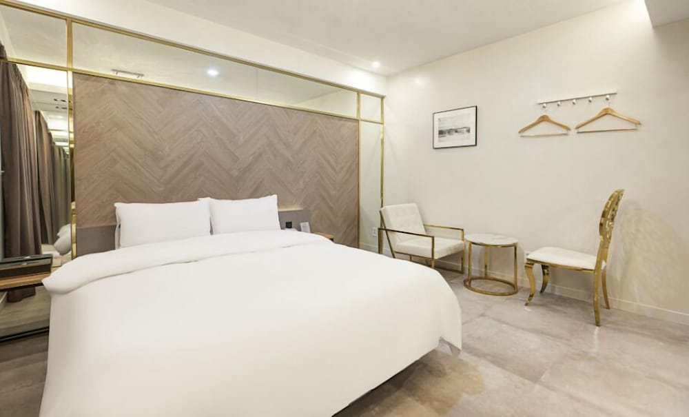 Hotel 99 Prestige 23/68
