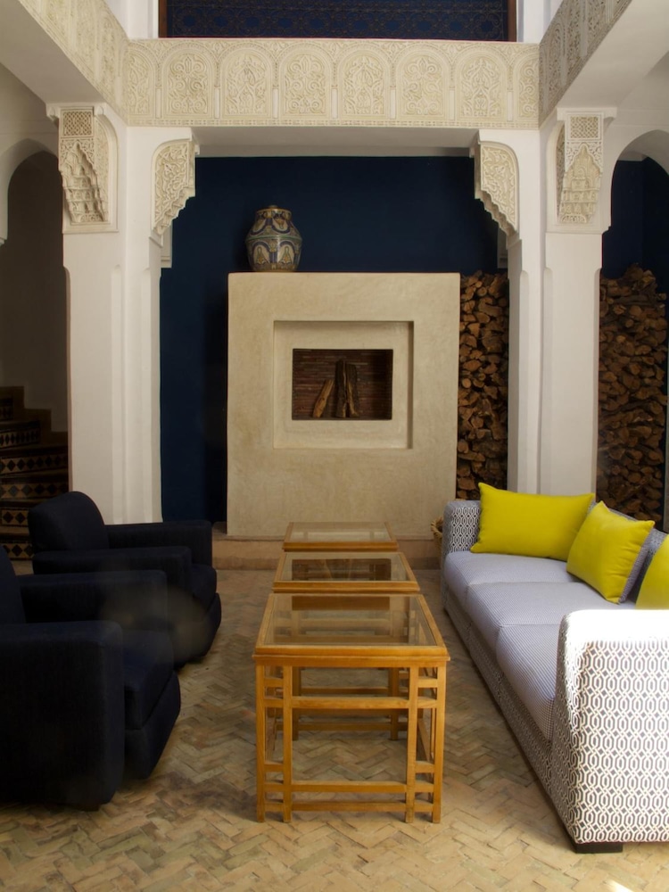 Riad Les Yeux Bleus 59/75