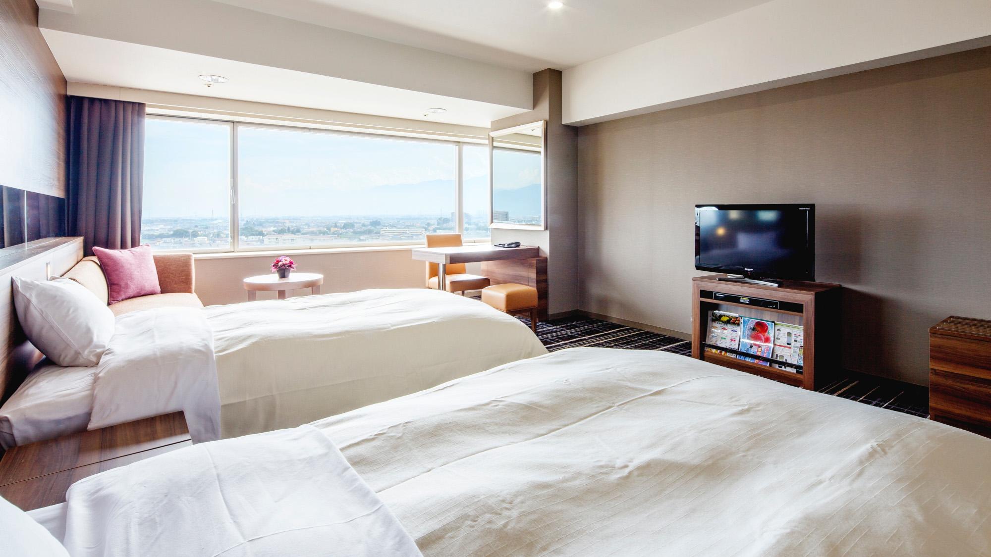Standard, Twin Beds, Mountain View, Night View