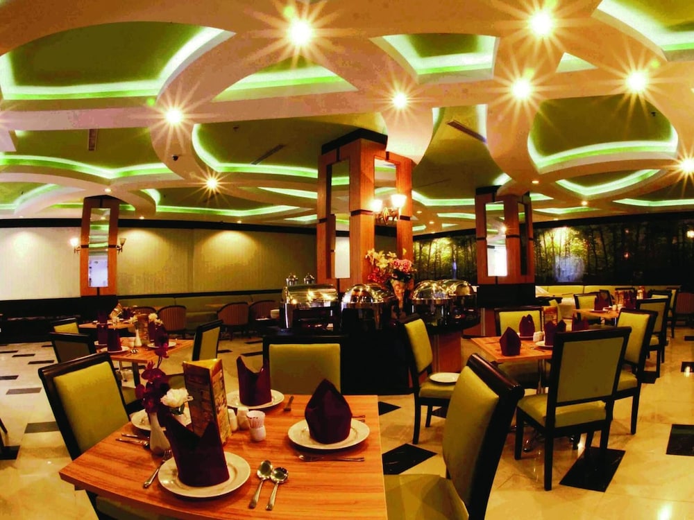 Orchardz Jayakarta Hotel 52/73