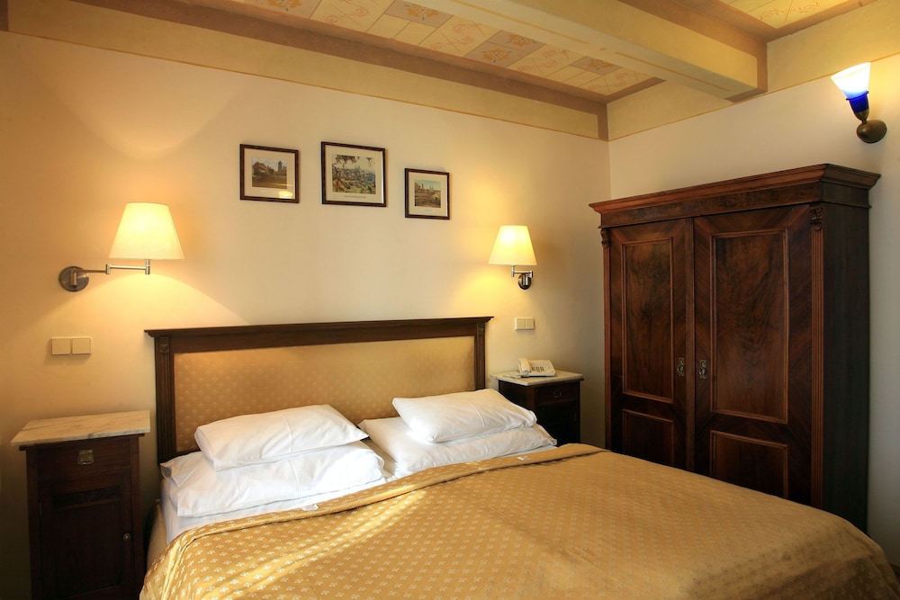 ELITE HOTEL 6/50