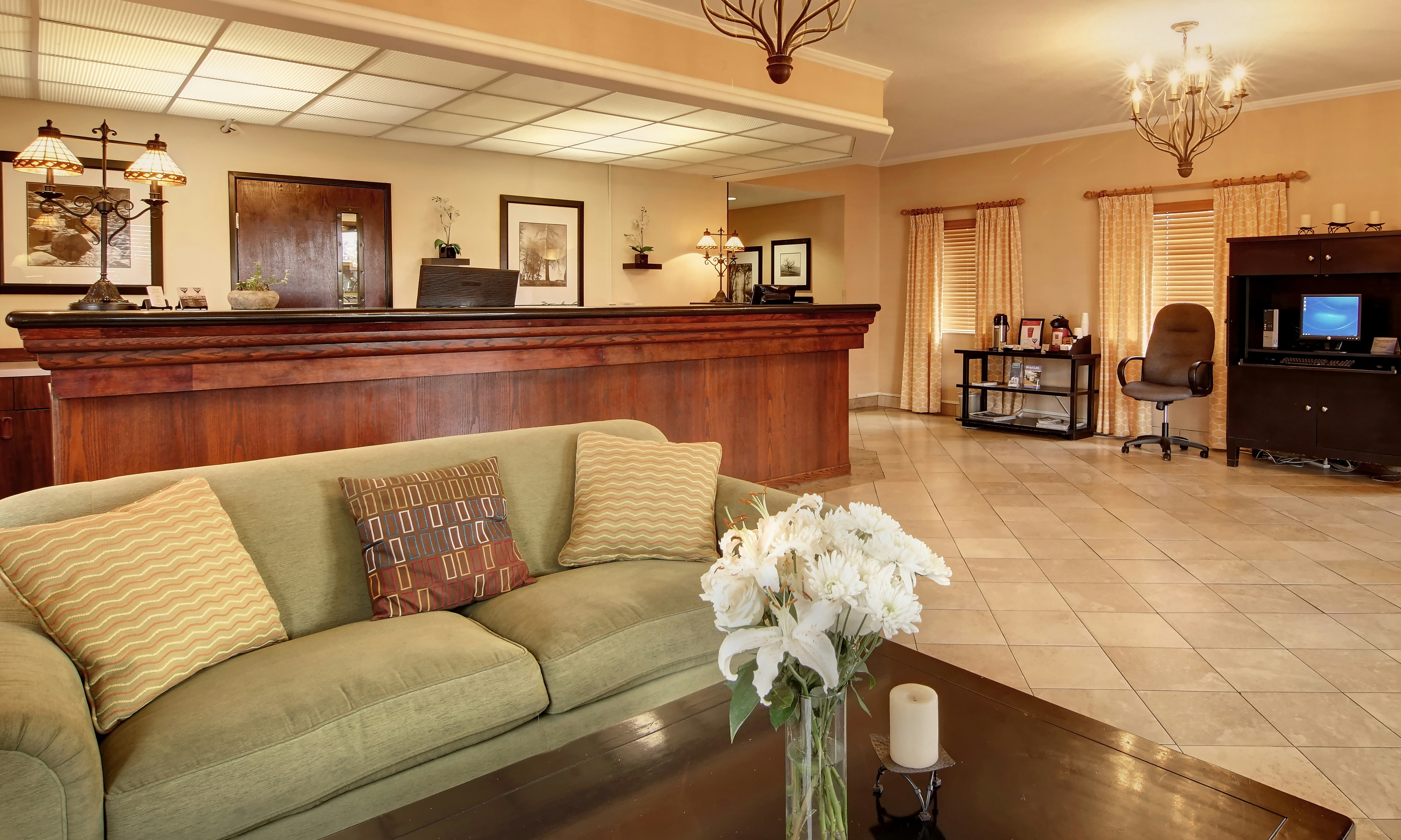 Phoenix Inn Suites South Salem 30/57