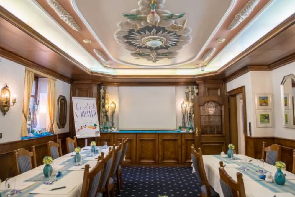 Bruhls Hotel Trapp 7/50