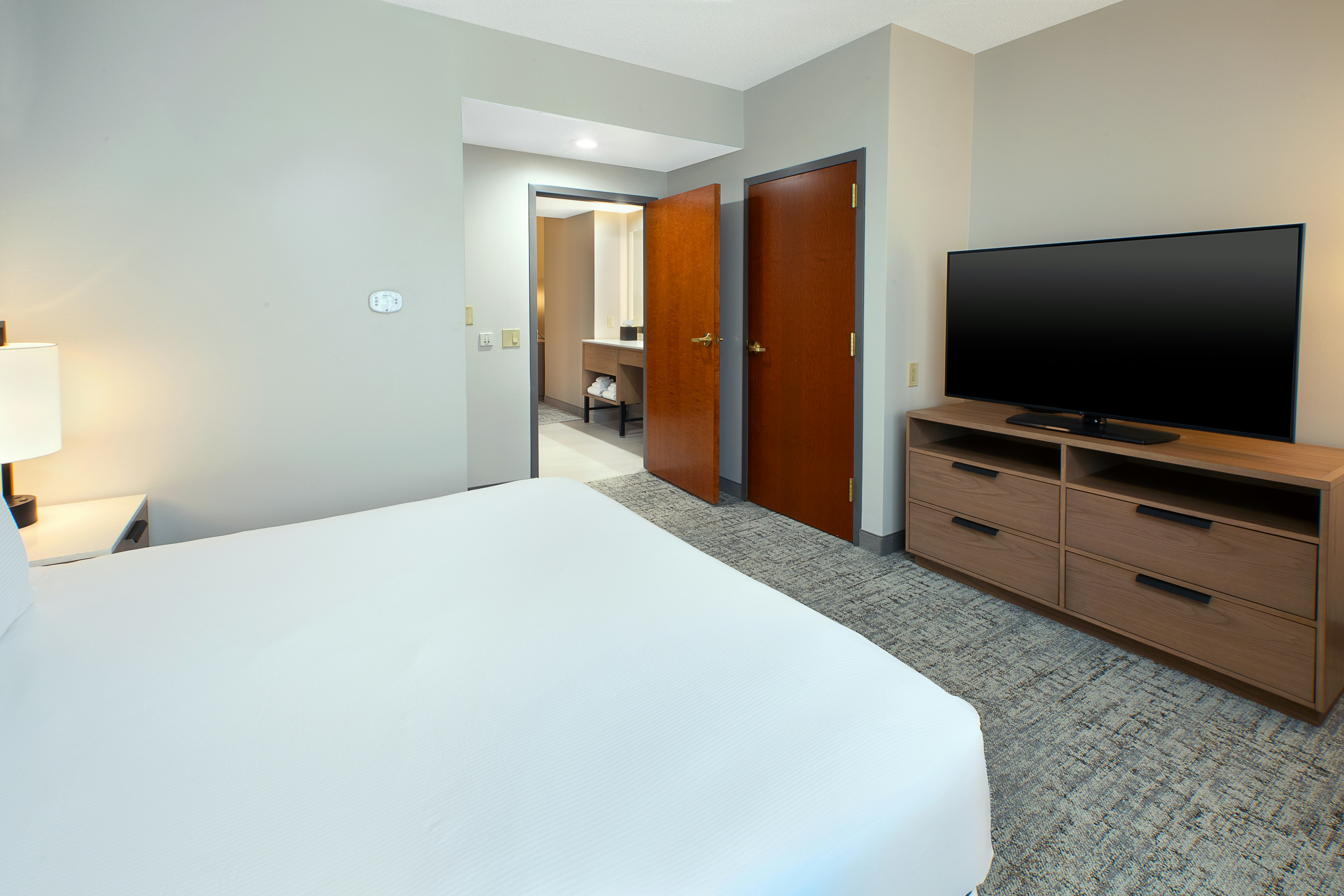 Hospitality, Suite, King Bed