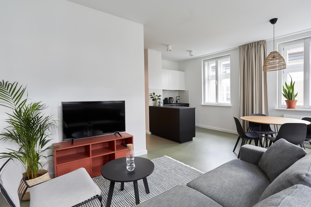 Plantonia Aparthotel 28/45