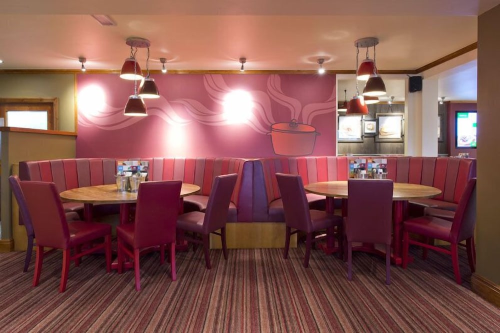 Premier Inn Newcastle Under Lyme 26/44