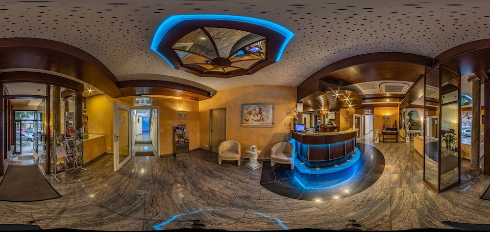 Hotel Astro photo3