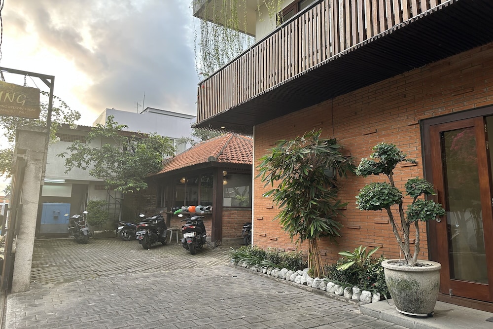 The Paving Villa 45/51