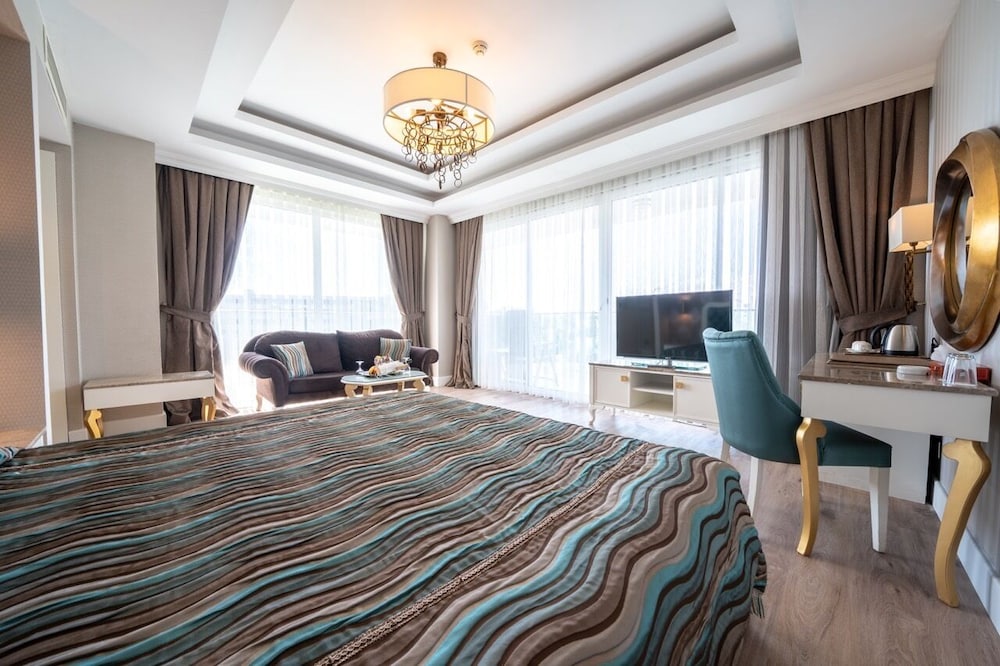 Karmir Resort And Spa Hotel 15/50