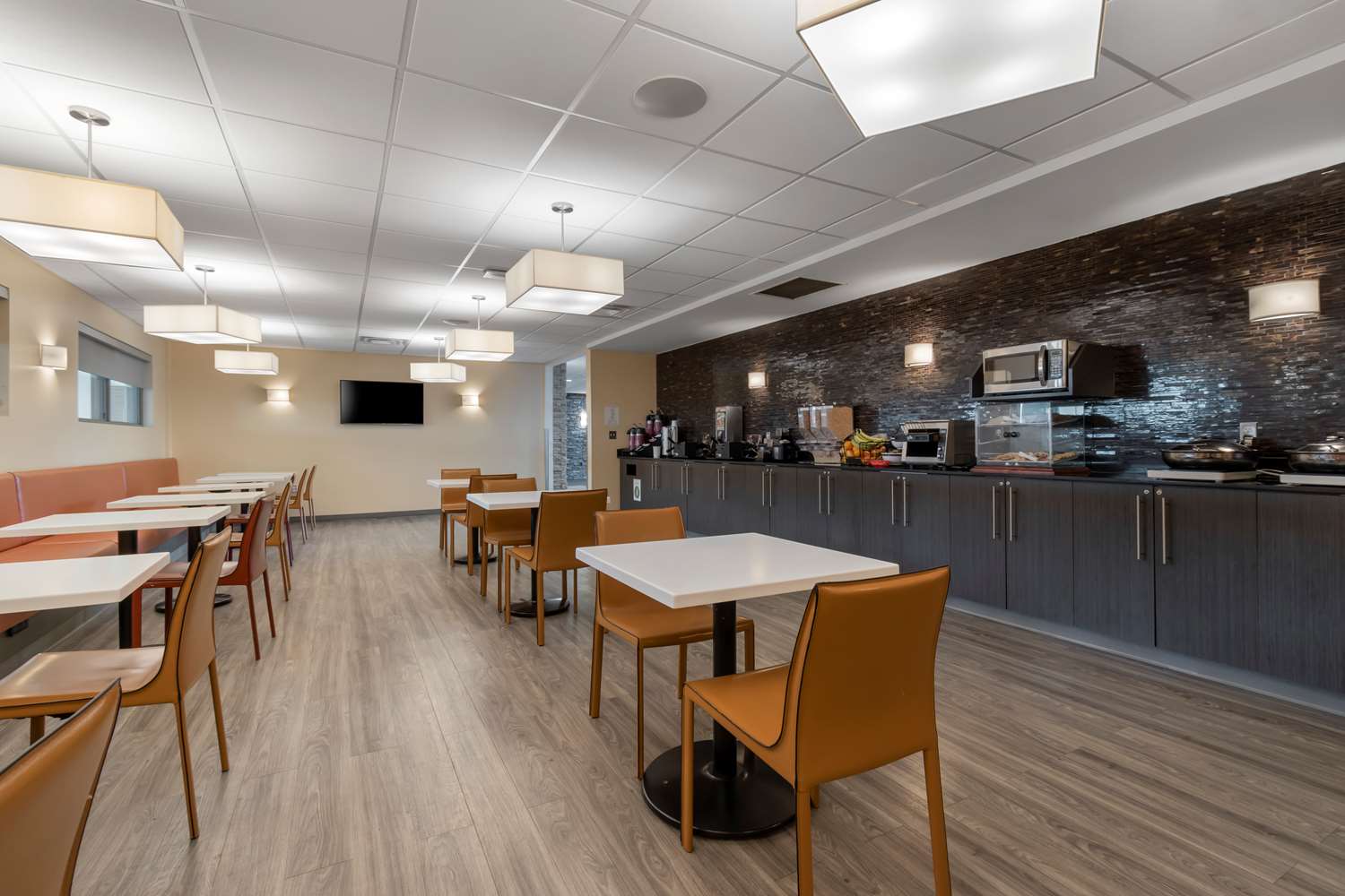 Best Western Plus Airport Inn and Suites 31/46