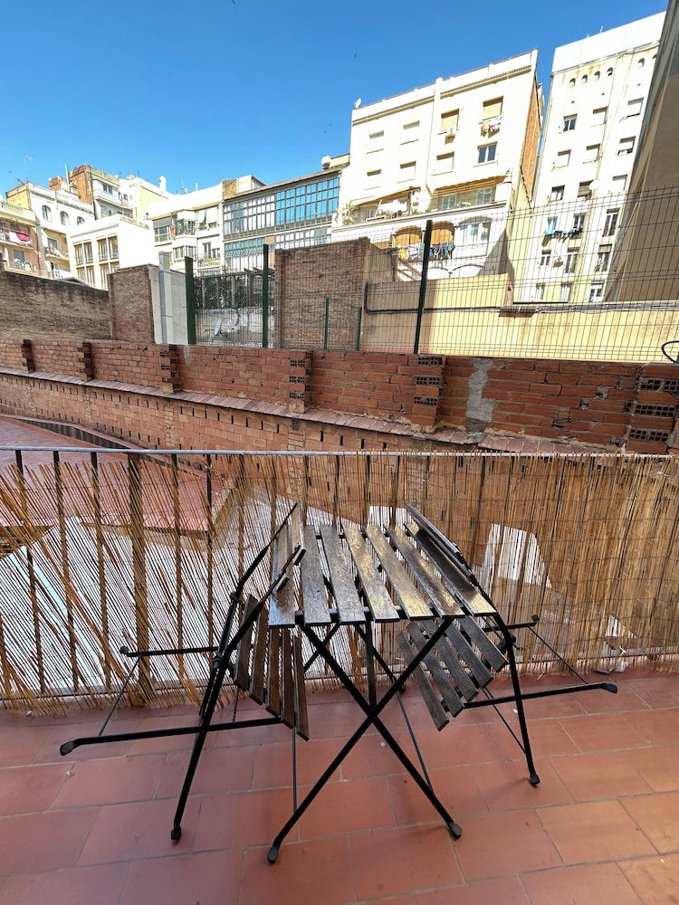 Hostal Delfos 26/49