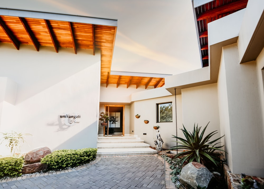 Umvangati House 8/50