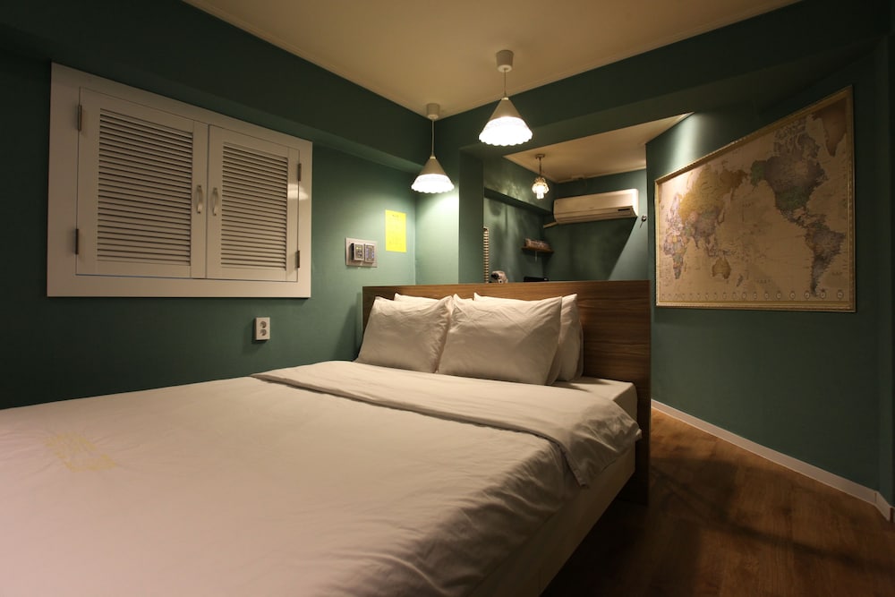 Zip Hotel 11/48