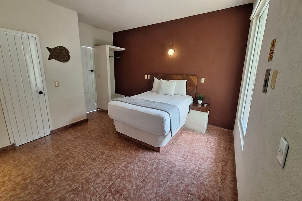 OYO Hotel Rolovi Cancun 33/60