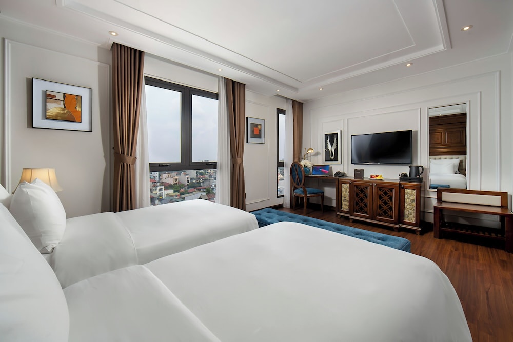 The Q Hotel 12/50