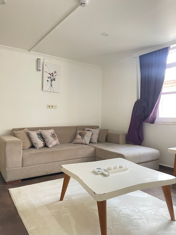 Leyla Suite 21/30