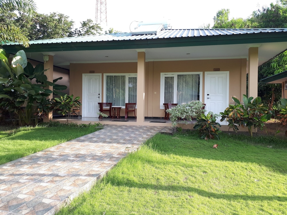 Sylvia Resort Komodo Labuan Bajo 3/70