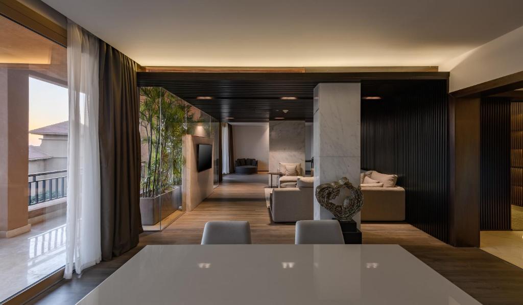swimming pool spa