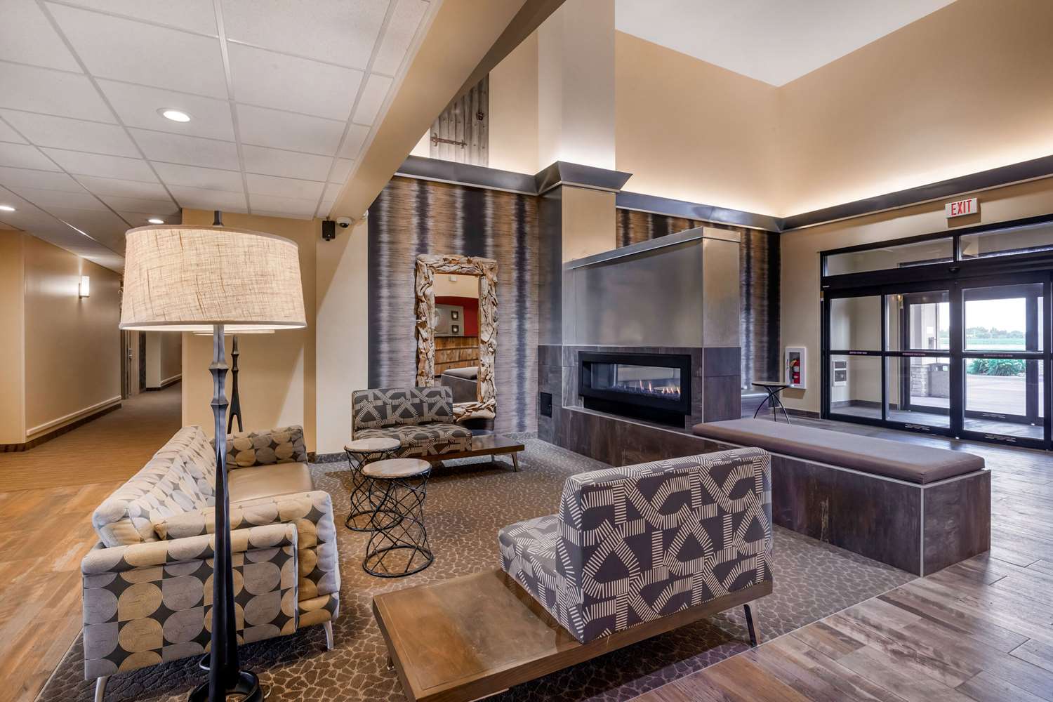 Comfort Suites Burlington, IA 14/30