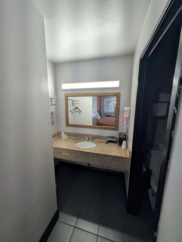 Crossroads Inn 39/39