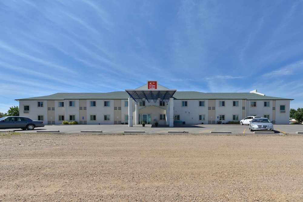 Econo Lodge Belle Fourche, SD 2/36