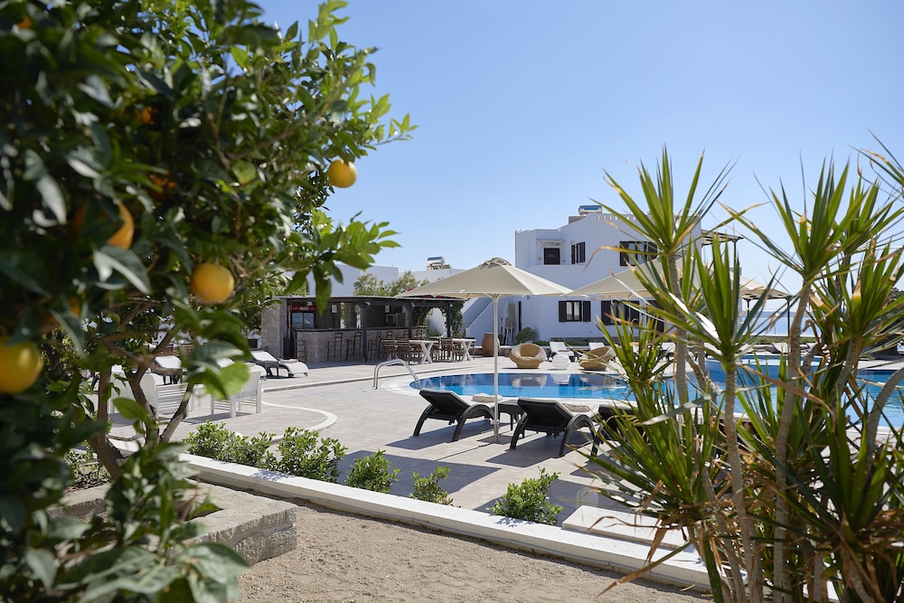 SANTA MARIA VILLAGE 70/79
