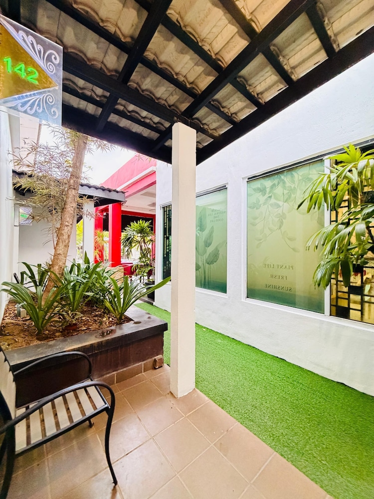 Villa Abadi Resort 8/55