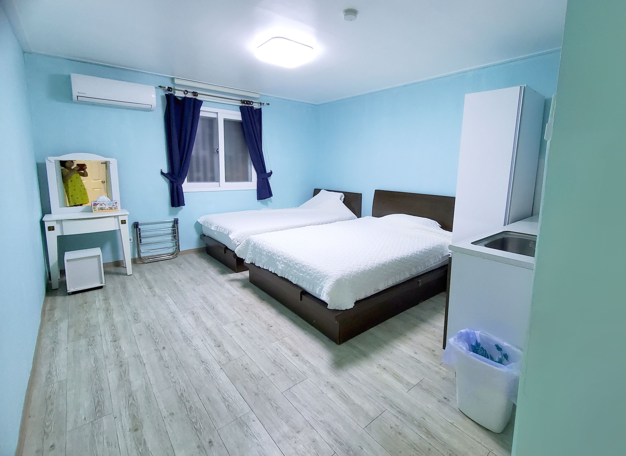 1 Bedroom, Deluxe, Twin Beds, King Bed, City View
