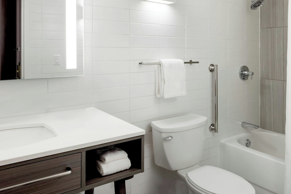 Peachtree Hotel Midtown Atlanta 57/58
