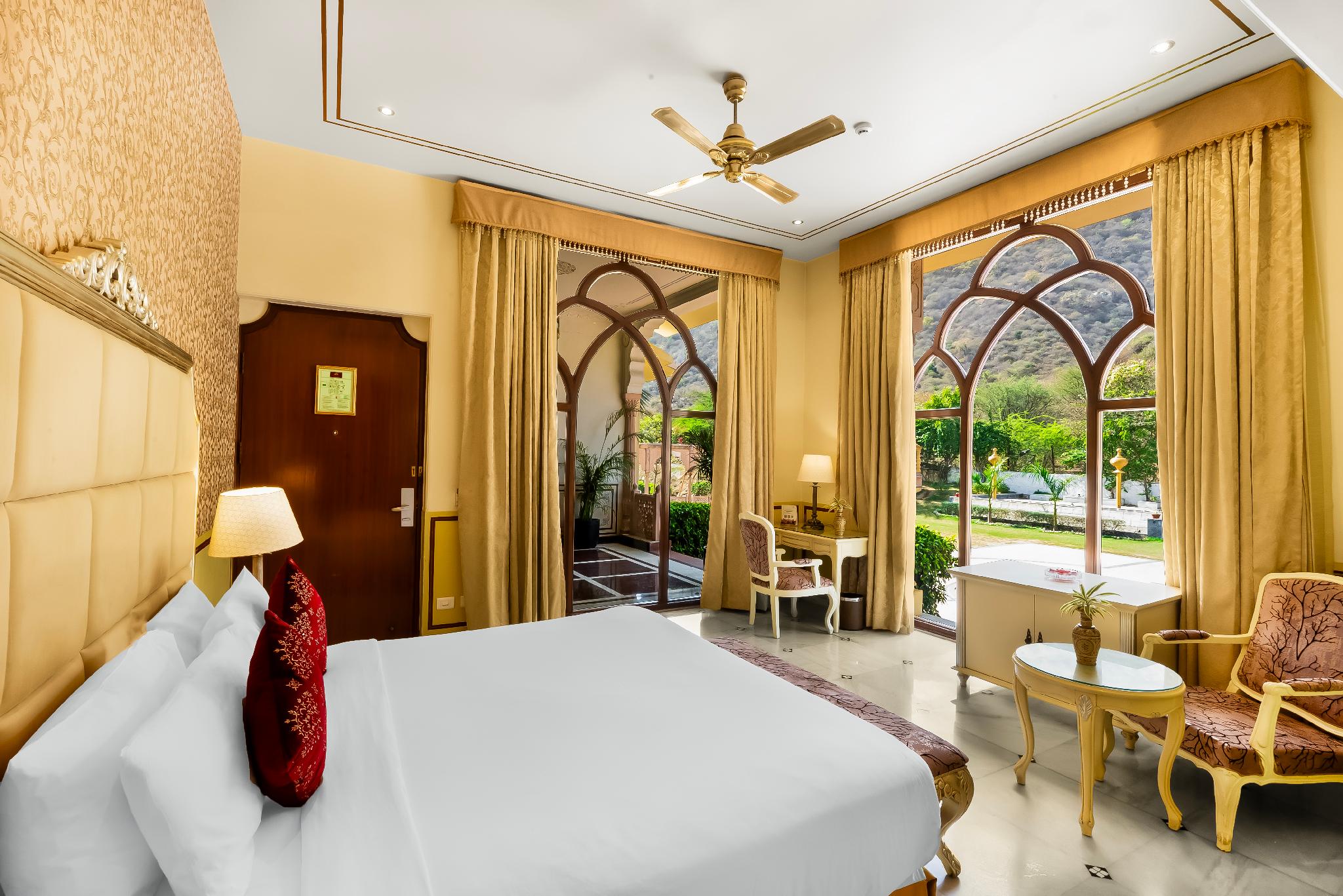 PALACE, PREMIER