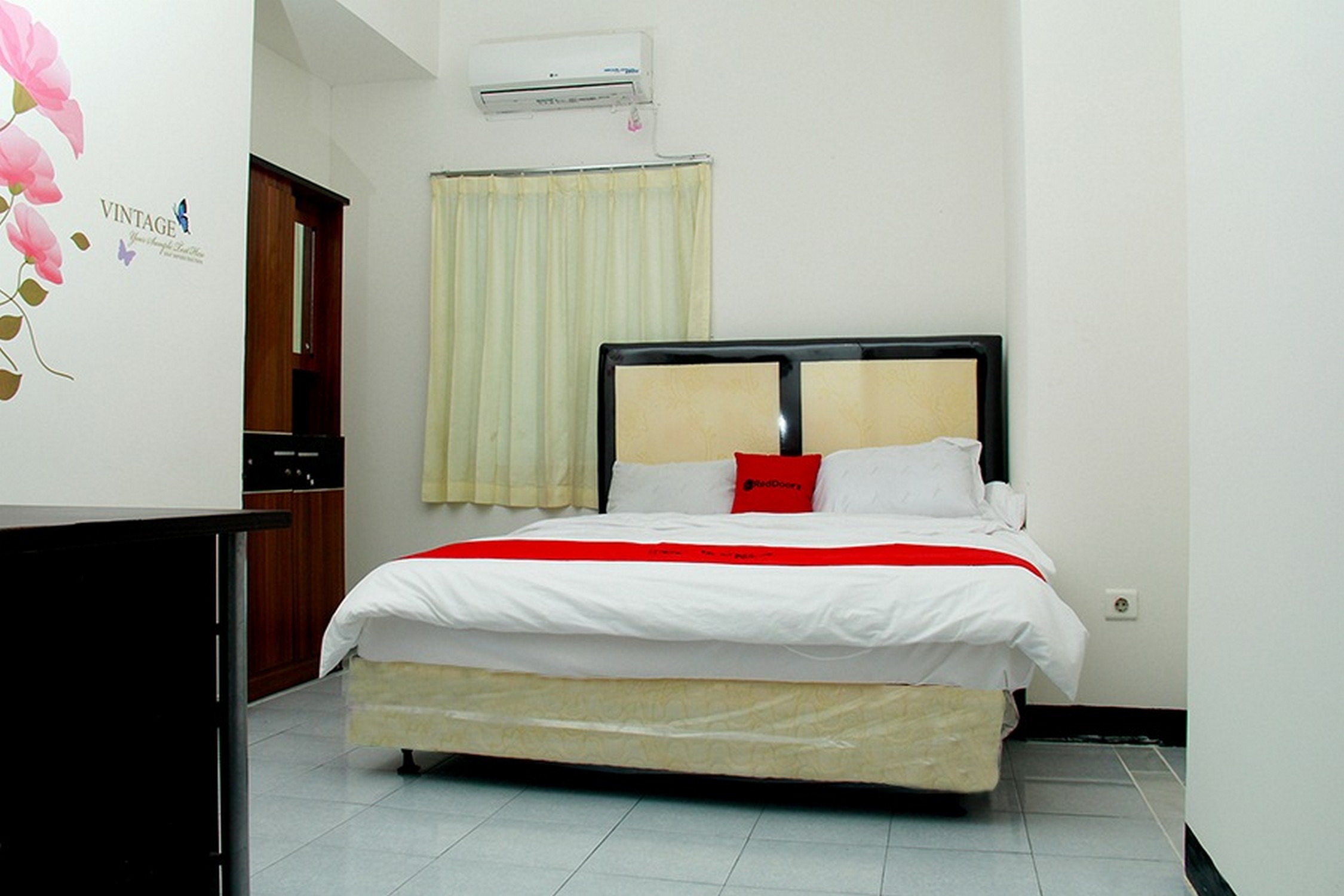Reddoorz Plus Near Telkom Corporate University 8/29