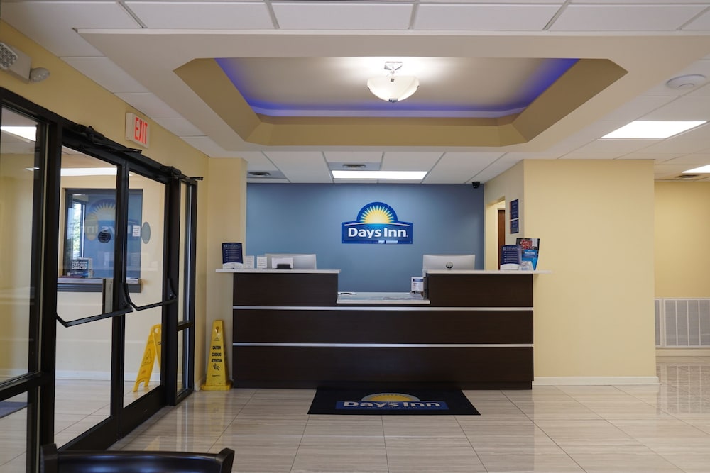 Days Inn By Wyndham Oak Grove/Ft. Campbell 6/32