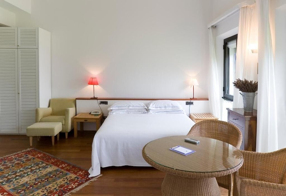 Hotel Emilia 13/48