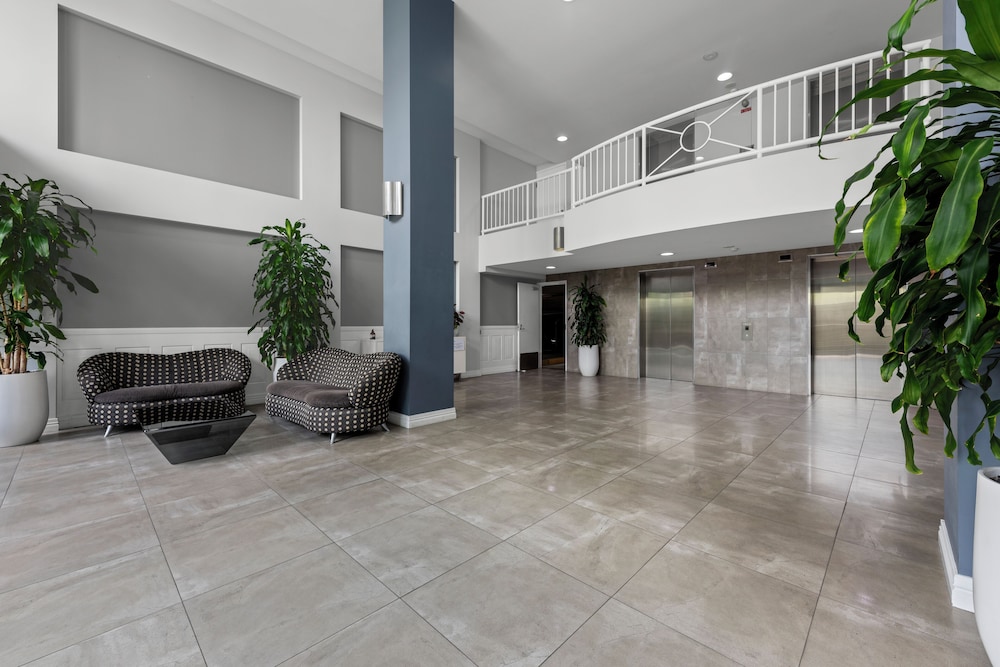 The Oasis Apartments 55/66