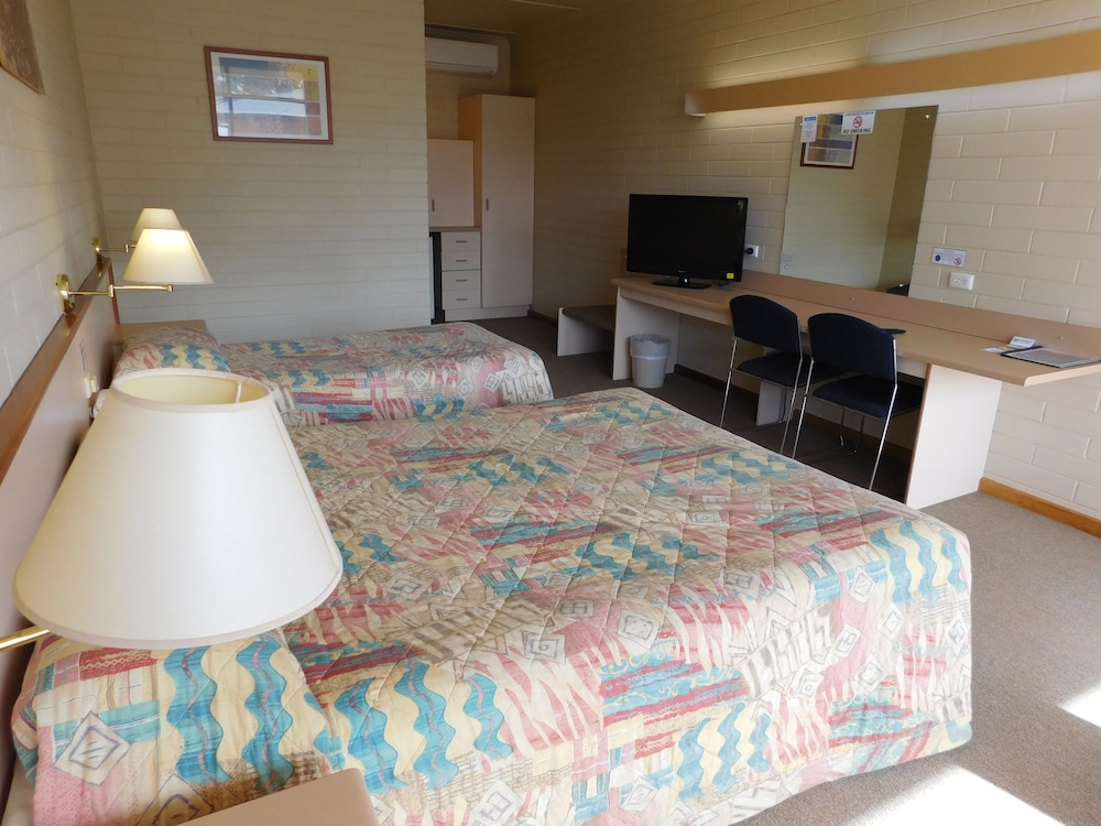 Opal Inn Hotel Motel 29/68