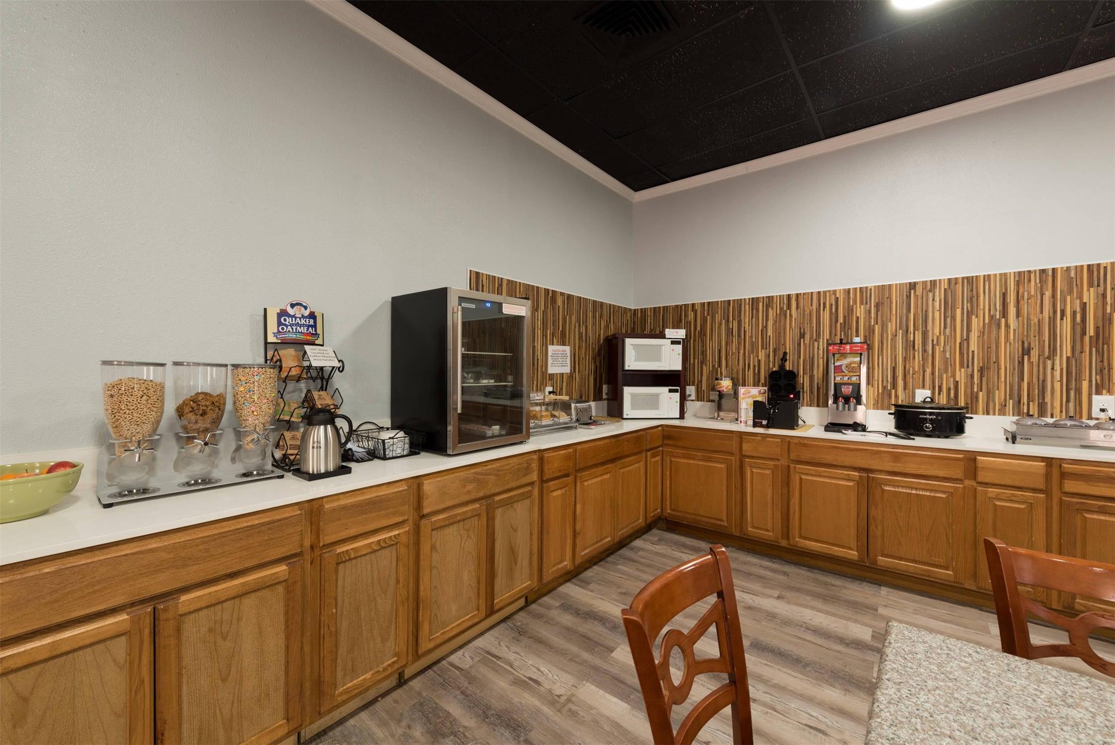 Quality Inn & Suites Manitou Springs at Pikes Peak / Garden of the Gods 26/32