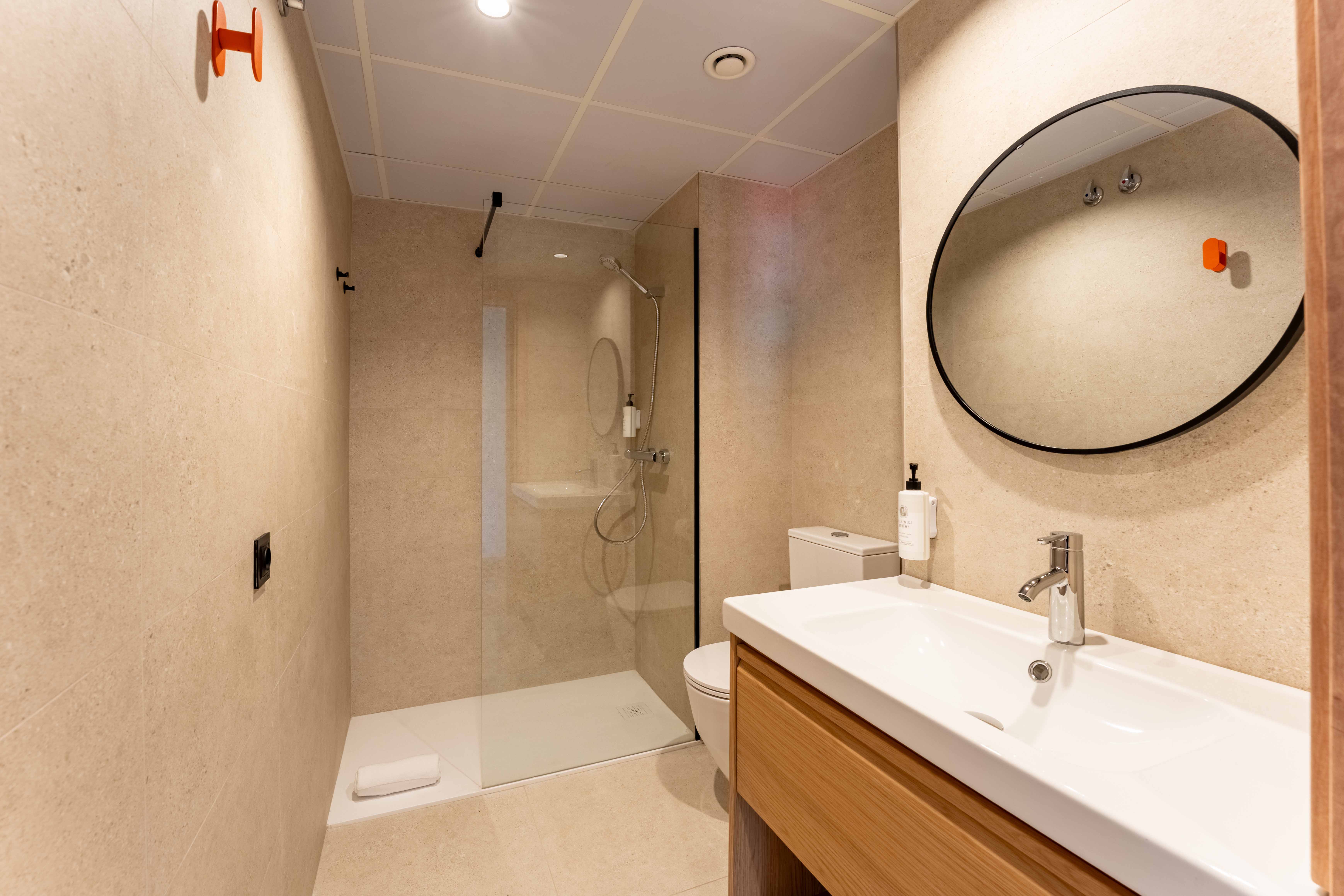 غرفة عائلية، easyHotel Madrid Alcala 5/10