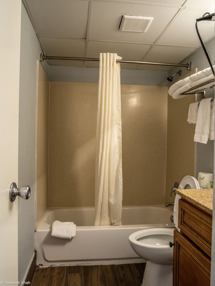 Marjac Suites 17/53