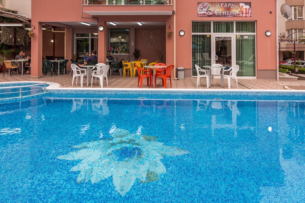 FAMILY HOTEL VENERA 1/48