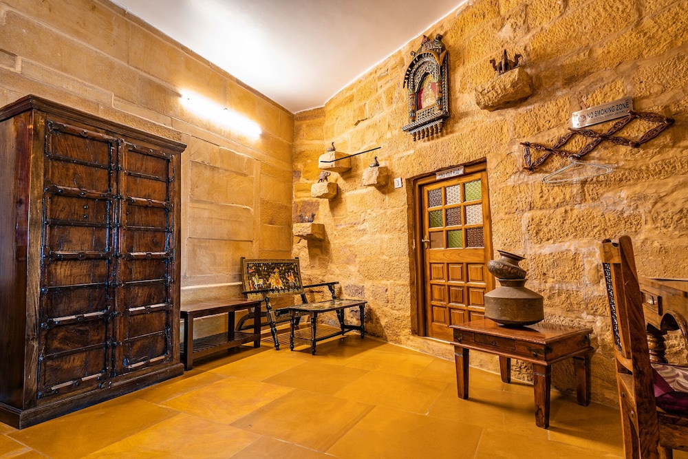 Garh Jaisal Haveli Hotel 23/37
